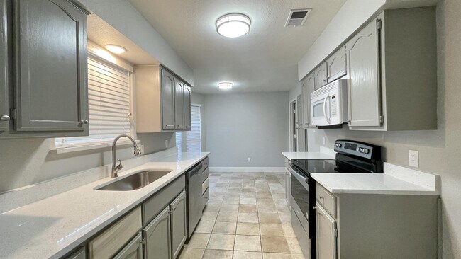 Building Photo - 2217 Roman Ct