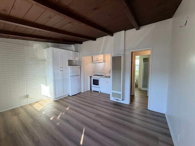 Building Photo - 12333 Havelock Ave