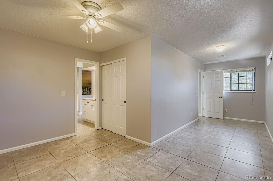 Building Photo - 12440 E Pacific Cir