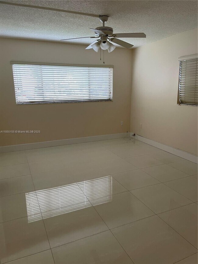 Building Photo - 8760 SW 133rd Avenue Rd