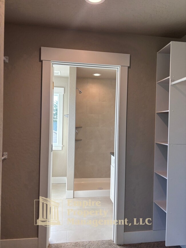 Building Photo - 1650 Irvine Wy