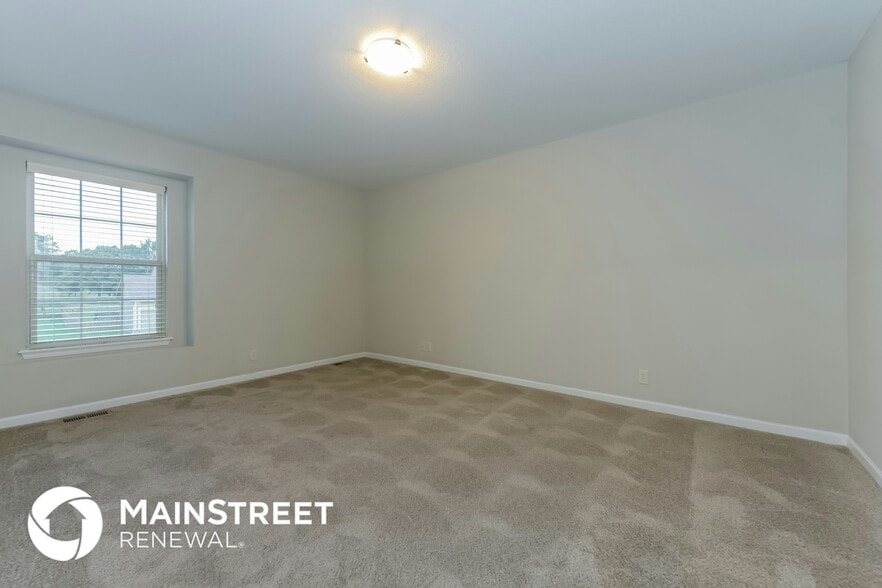 Building Photo - 400 Golfview Dr