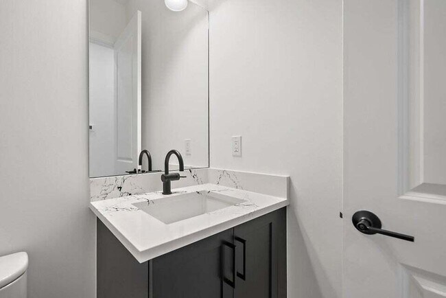Building Photo - 13613 Le Christine Dr