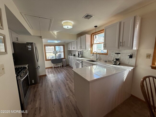 Building Photo - 276 1st Ave