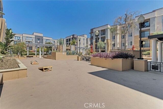 Building Photo - 360 W Ave 26