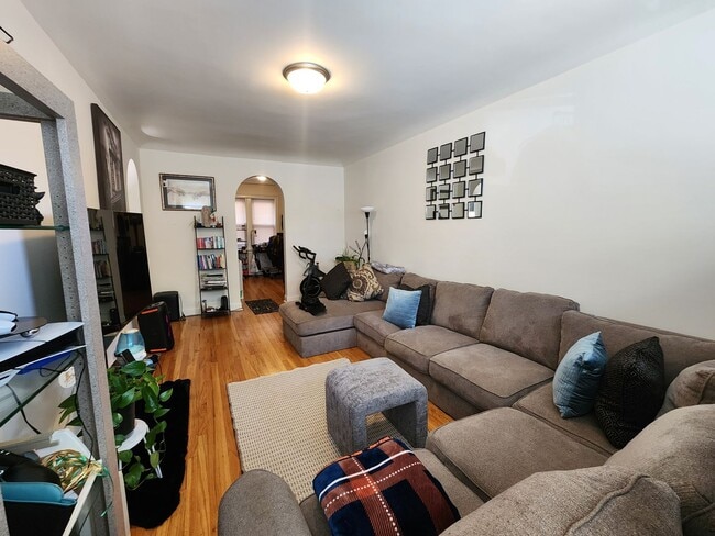Building Photo - Spacious and Bright 1 Bedroom in Northpark
