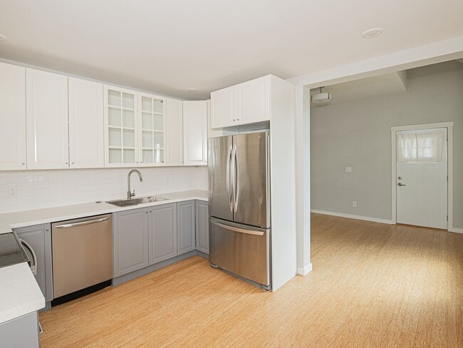 Building Photo - $300 off first month! Pristine 1-bdrm designer remodel. 1898 Kerns duplex with A/C, 1 block to 28th