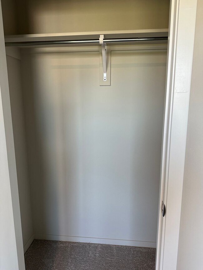 Building Photo - Brand-new 3 bedroom, 2 bath home located in historic Claremore