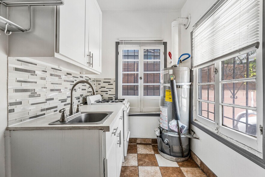 Building Photo - 2816 Ellendale Pl