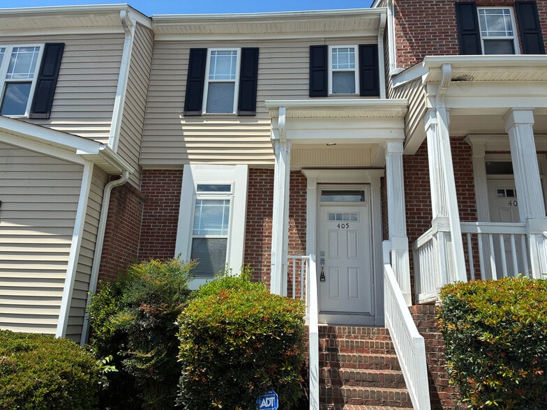 Building Photo - Room in Townhome on Windermere Dr