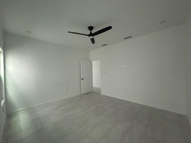 Building Photo - 8218 Casa Verde Rd