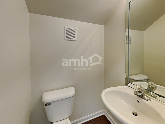 Building Photo - 2711 Waywood Dr