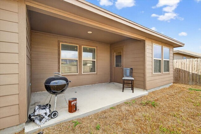 Building Photo - 3909 Shiva Dr