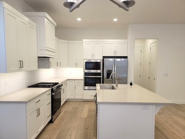 Building Photo - Brand New 3 Bedroom Home in Hidden Valley!