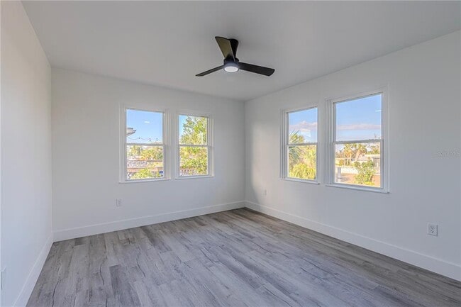Building Photo - 2061 S Peninsula Dr