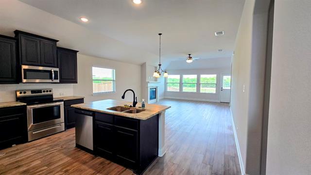 Building Photo - 552 Firethorn Dr