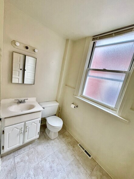 Building Photo - 403 S Atlantic Ave