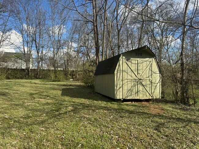 Building Photo - 1515 Rosedale Ave