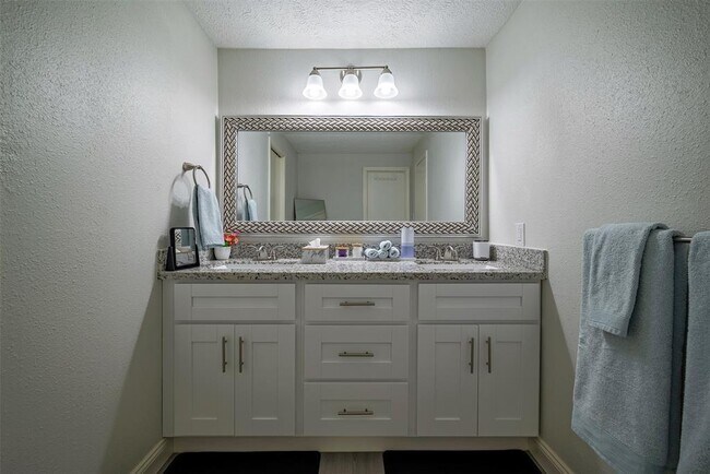 Building Photo - 11530 Green Glade Dr