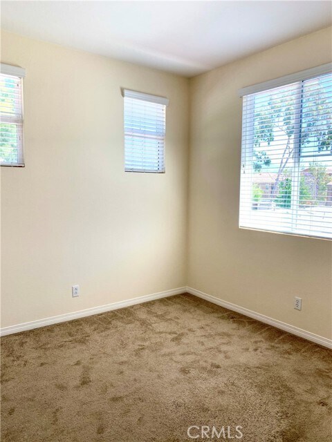 Building Photo - 142 Principia Ct