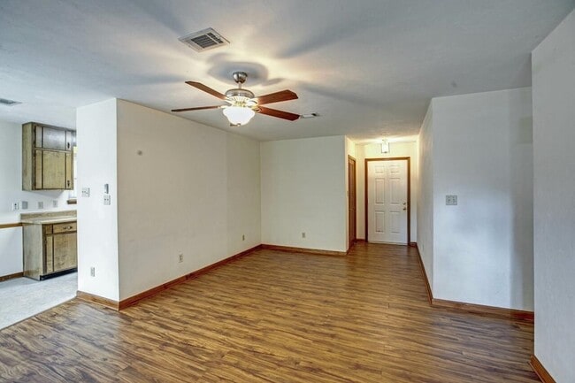 Building Photo - 3232 Riddle Dr