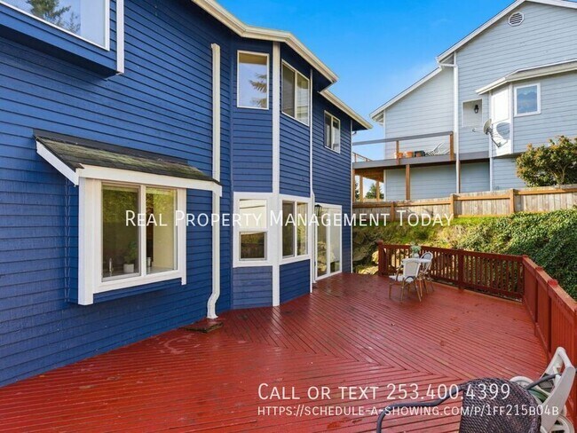 Building Photo - 3571 41st St NE