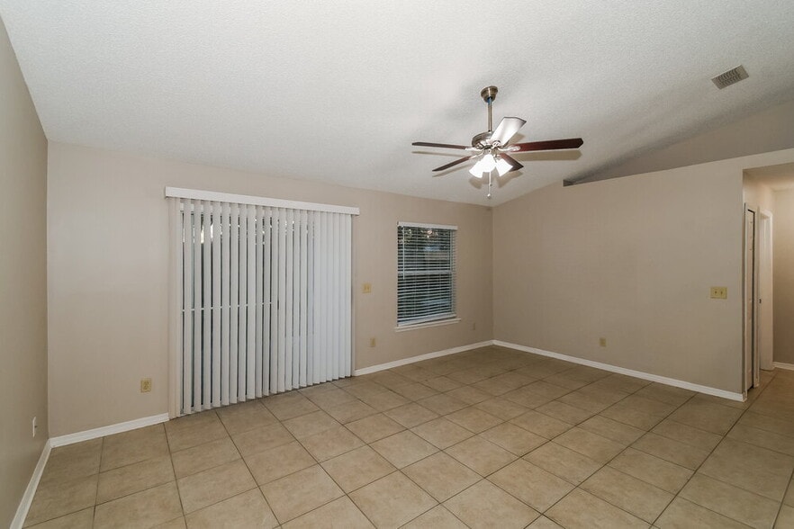 Building Photo - 9060 Castle Rock Dr