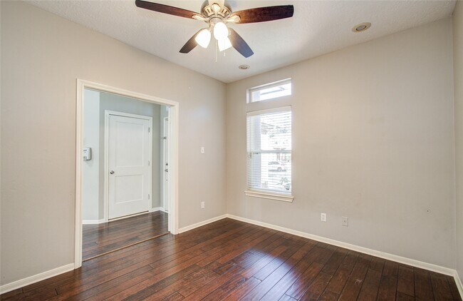 Building Photo - 14806 Flowerwood Dr