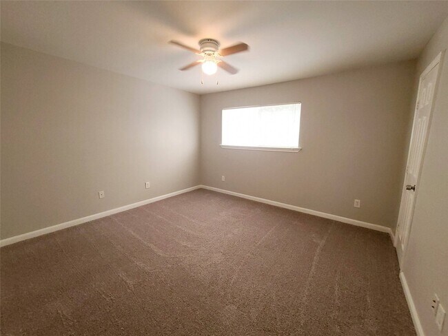 Building Photo - 4931 Junius St