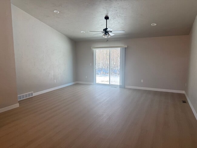 Building Photo - 8397 St Norbert Dr