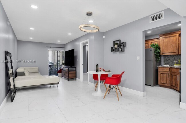 Building Photo - 3300 Spanish Moss Terrace