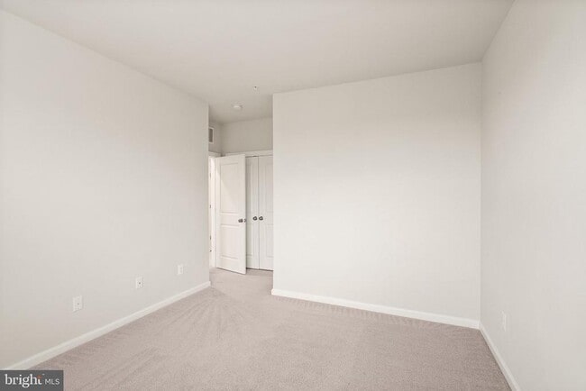 Building Photo - 43361 Radford Divide Ter