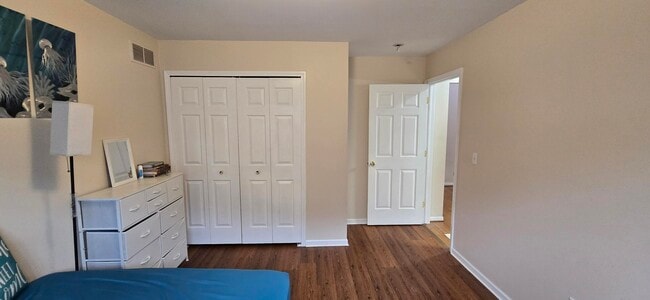 Building Photo - 40184 Long Horn Dr
