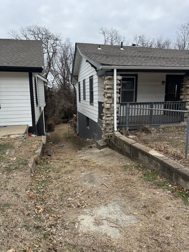 Building Photo - 3079 N 21 St