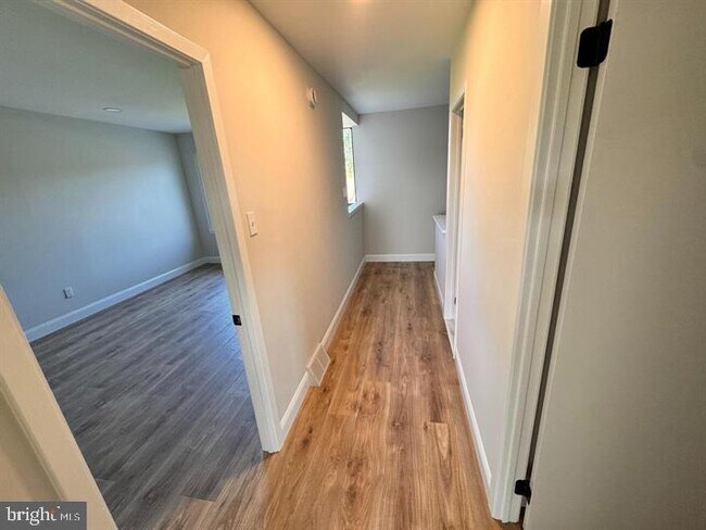Building Photo - 402 Harrison Pl