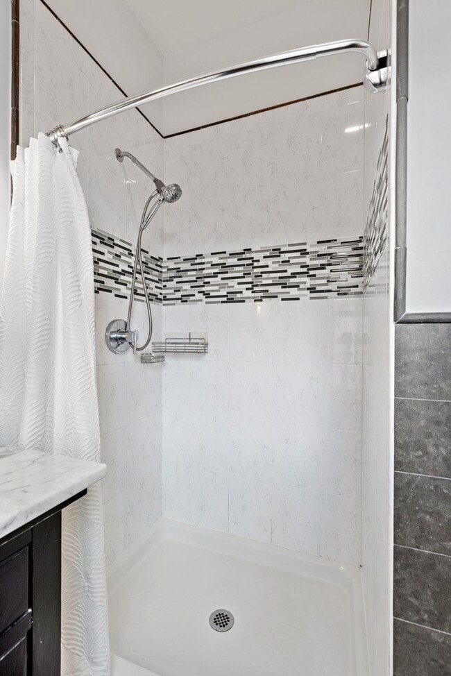 Building Photo - 234 10th St