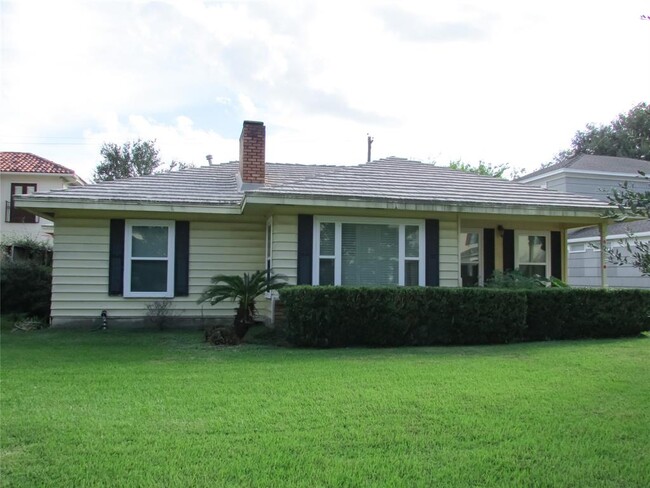Primary Photo - 5205 Jessamine St