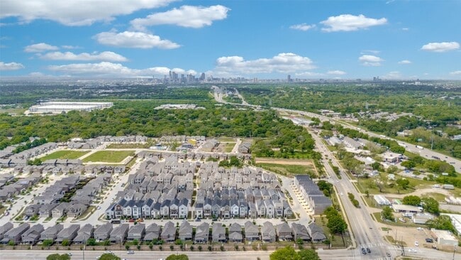 Building Photo - 7551 Millingston Rd