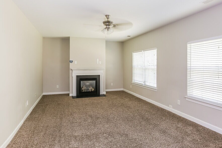 Building Photo - 2926 Island Point Dr NW