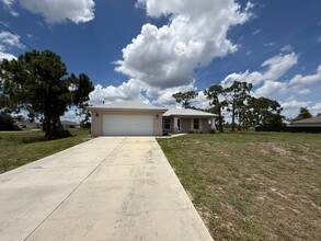 Building Photo - HALF OFF FIRST MONTH!!!! 3/2 Single Family Home!!!!