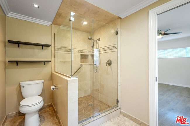 Building Photo - 1921 El Monte Dr