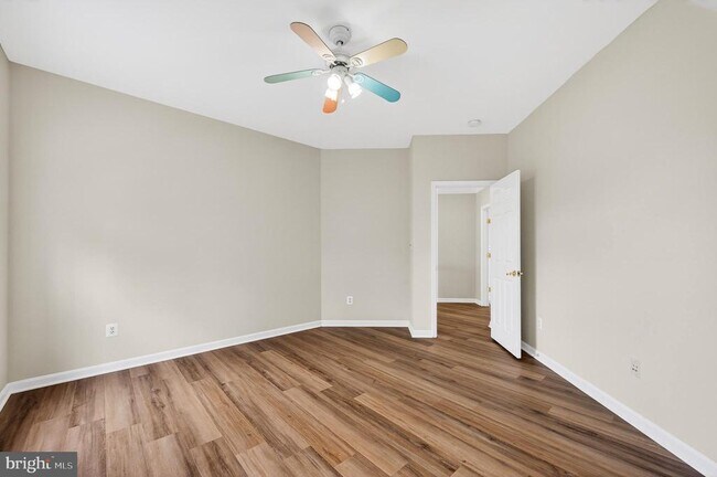 Building Photo - 42071 Pepperbush Pl