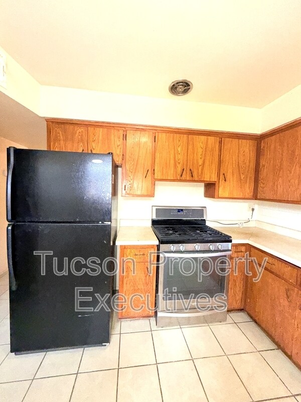Building Photo - 8922 S Nogales Hwy