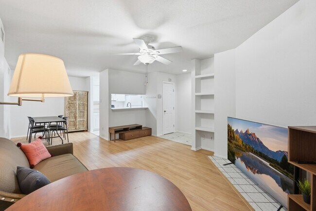 Building Photo - 2601 S Braeswood Blvd