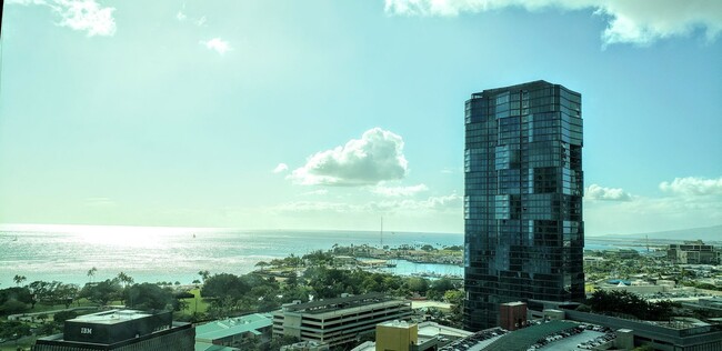 Building Photo - Koolani Kakaako Fully Furnished 2 Bedroom ...