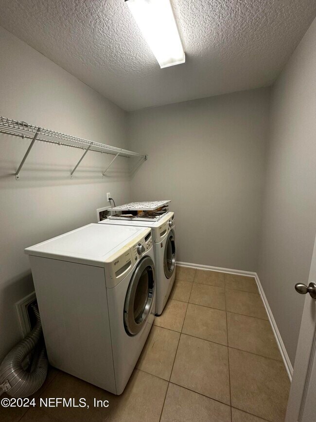 Building Photo - 12212 Angleterre Dr