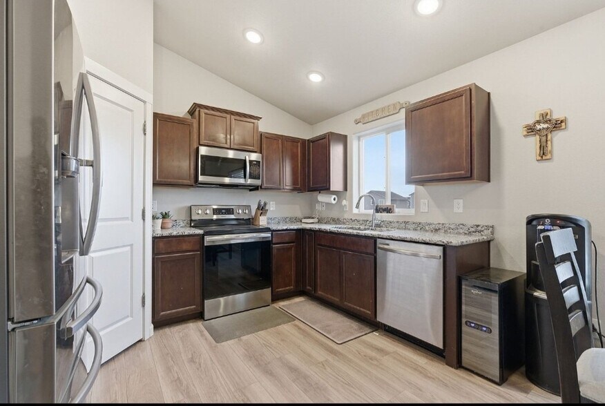 Building Photo - 10528 Kalama Dr