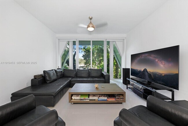 Building Photo - 3861 Kumquat Ave