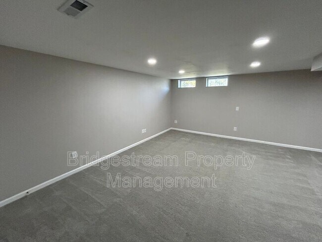 Building Photo - 1161 Elloway Pl