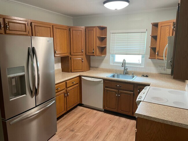 Building Photo - 4/2 House in Killearn Estates